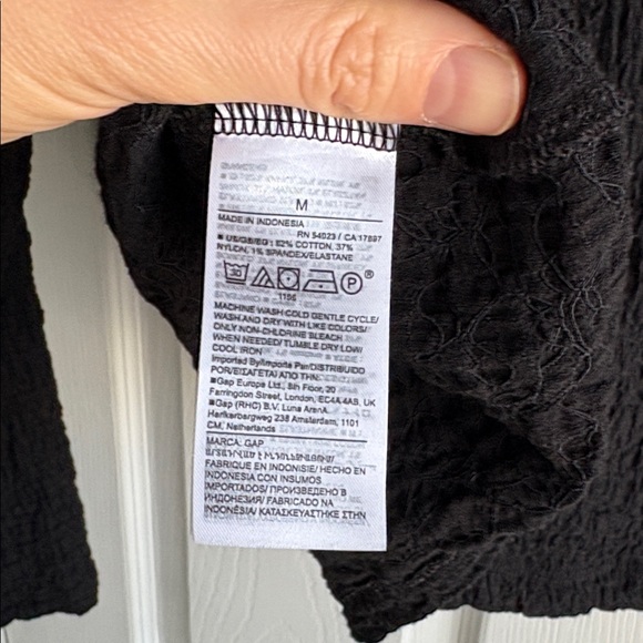 GAP Black Textured Crewneck Long Sleeve Top - Picture 4 of 4